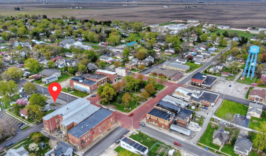 Aerial view of Oxford, Indiana, with former Phillips 66 station highlighted.