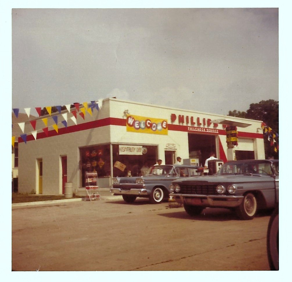 Historic image of Phillips 66 service station on Oxford's town square.