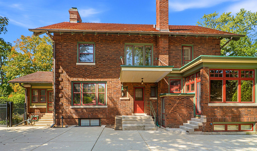 498 South Court Street, Crown Point