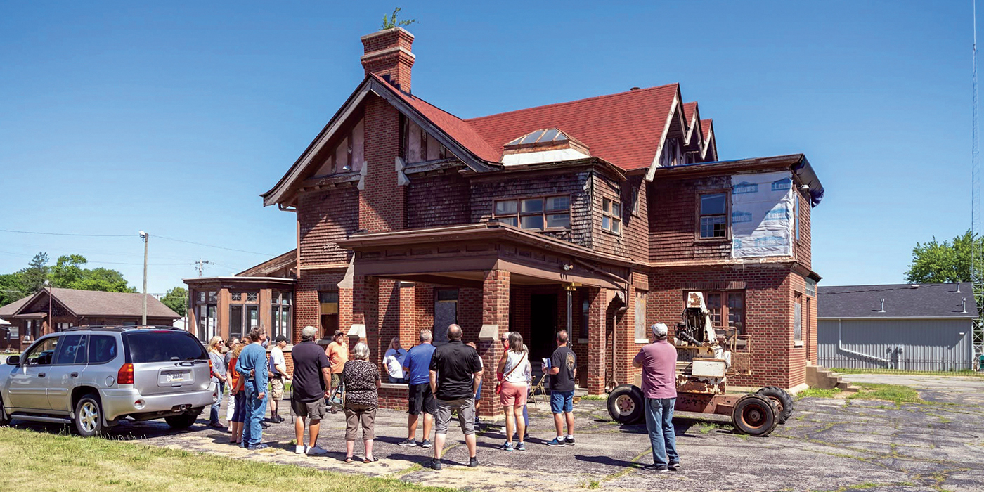 Plato House in Marion